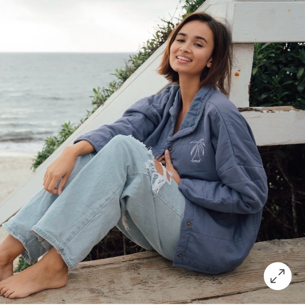 NWT Amuse Society The Sea Breeze Quilted Jacket w/ Palm Tree embroidery Sz M/L - Picture 3 of 7